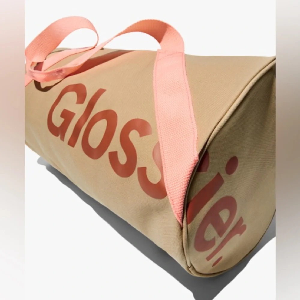 NEW Glossier Duffel Bag - Picture 3 of 6